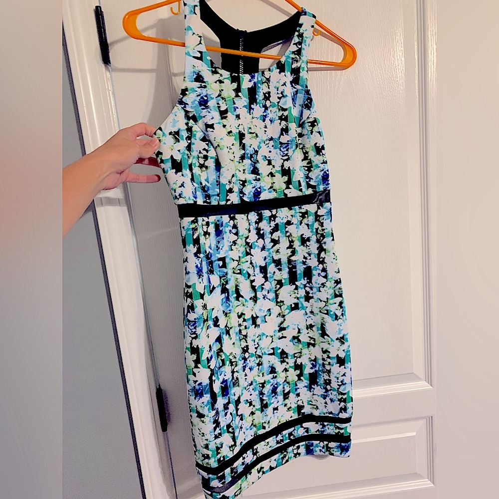Womens mini dress size 2. Guess brand. Worn once
